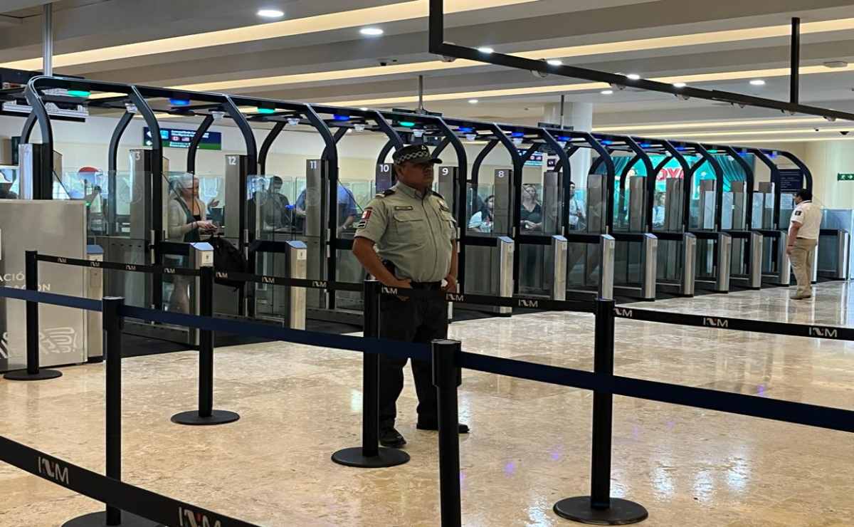 Incidente en el Aeropuerto de Cancún: retención de agentes de viajes peruanos